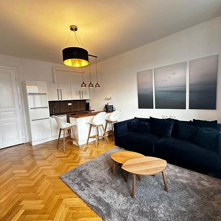 Luxury 3 Bedroom Apartment Near Schoenbrunn Palace فيينا المظهر الخارجي الصورة